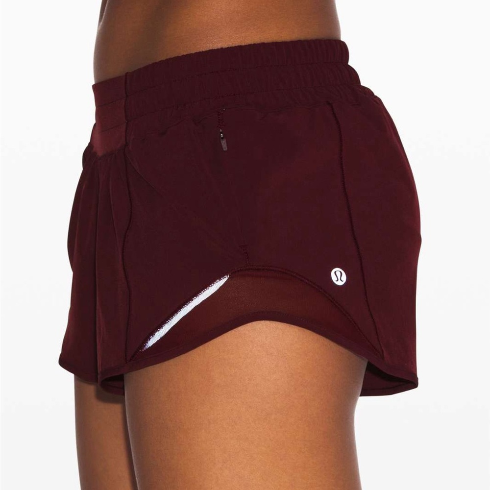NWT Lululemon Hotty Hot Shorts HR 2.5” Lined, Size 2, Garnet (last pair)